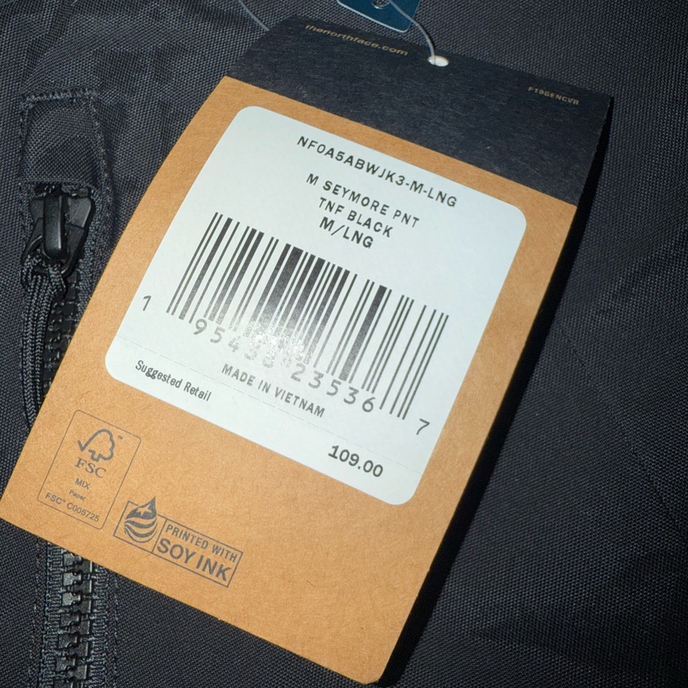 The North Face Seymore ski pant. New with tags. - Picture 3 of 9